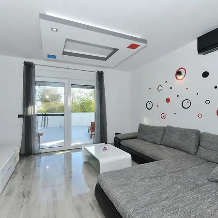 Lily Zadarvillas Villa